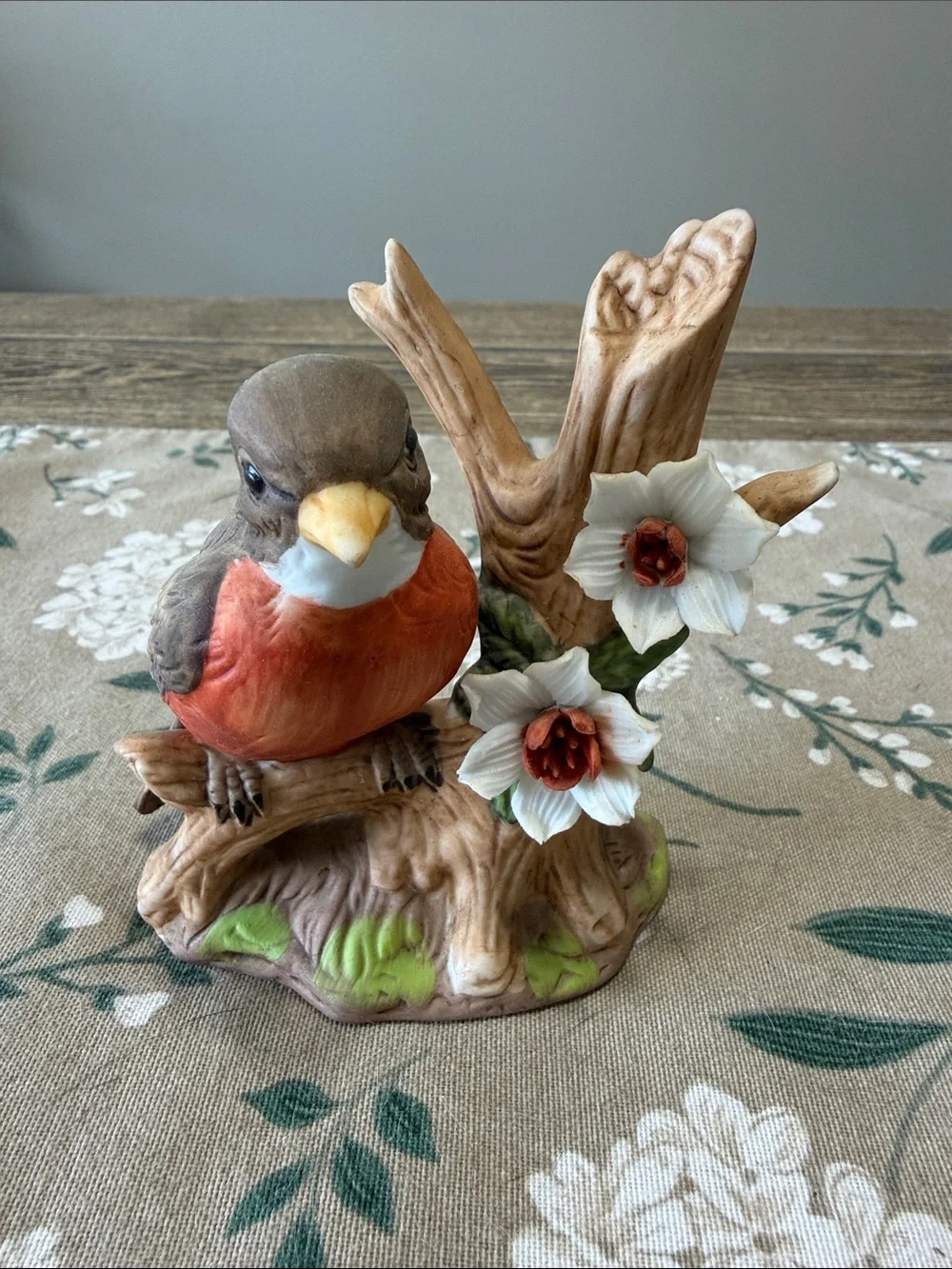 VTG Decorative‎ Bird Figurine with Orange Chest and White Flowers Adorable!